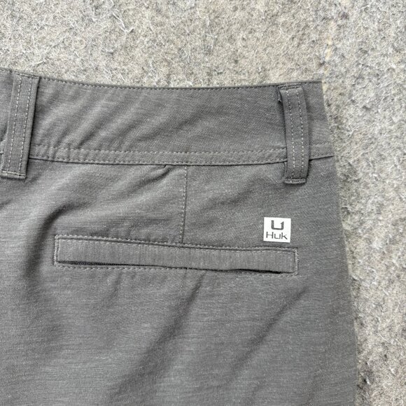 HUK Shorts Men 30 Gray Stretch Performance Chino 7" Quick Dry - Picture 8 of 14